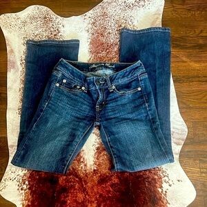 American Eagle Favorite Boyfriend Jean Size0 short